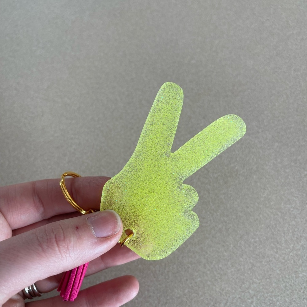 🎉🎉HP🎉🎉 Handmade Peace Sign Hand Keychain - Picture 2 of 6